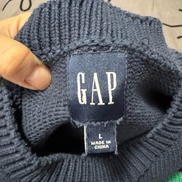 Gap Women's Relaxed Fit Easy Care Crewneck Sweater - Picture 2 of 2
